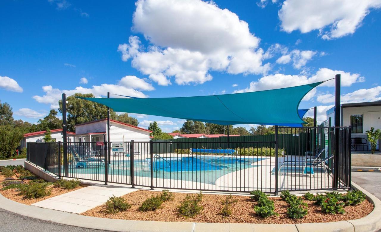 Big4 Perth Midland Tourist Park Hotel Middle Swan Bagian luar foto