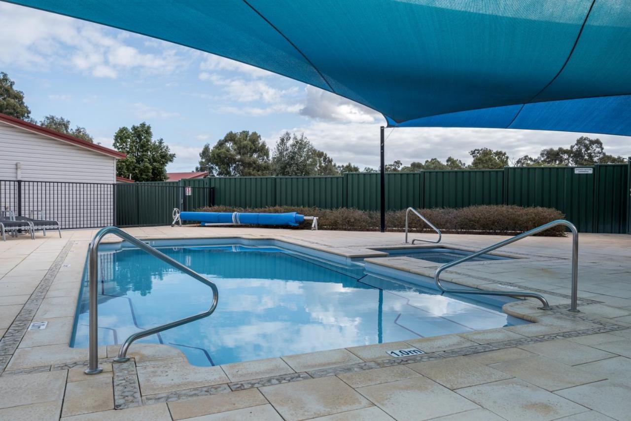 Big4 Perth Midland Tourist Park Hotel Middle Swan Bagian luar foto