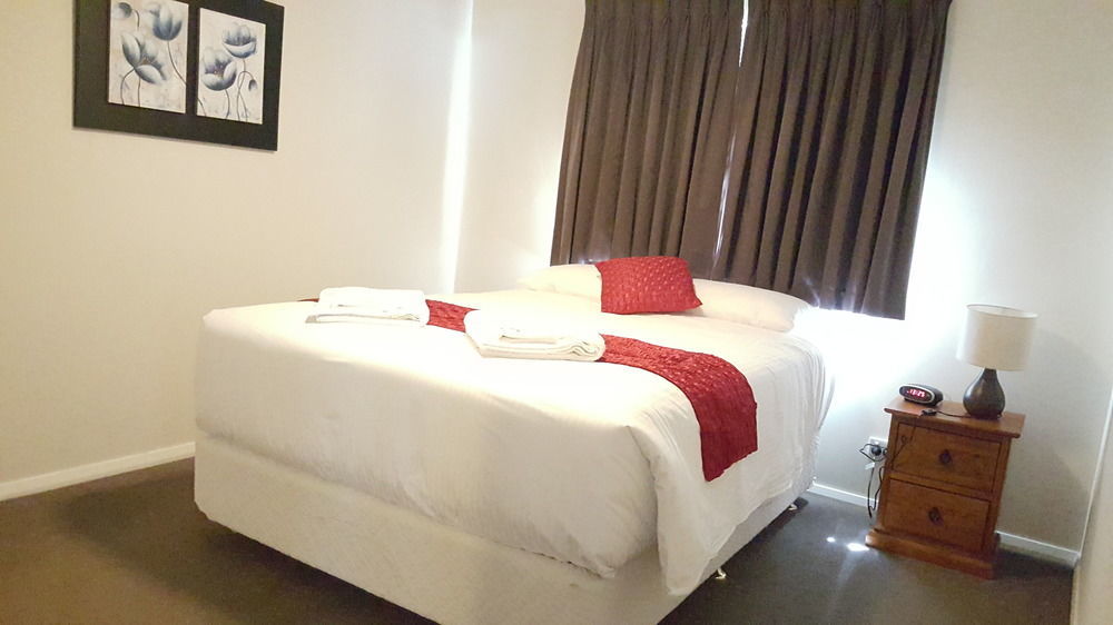 Big4 Perth Midland Tourist Park Hotel Middle Swan Bagian luar foto