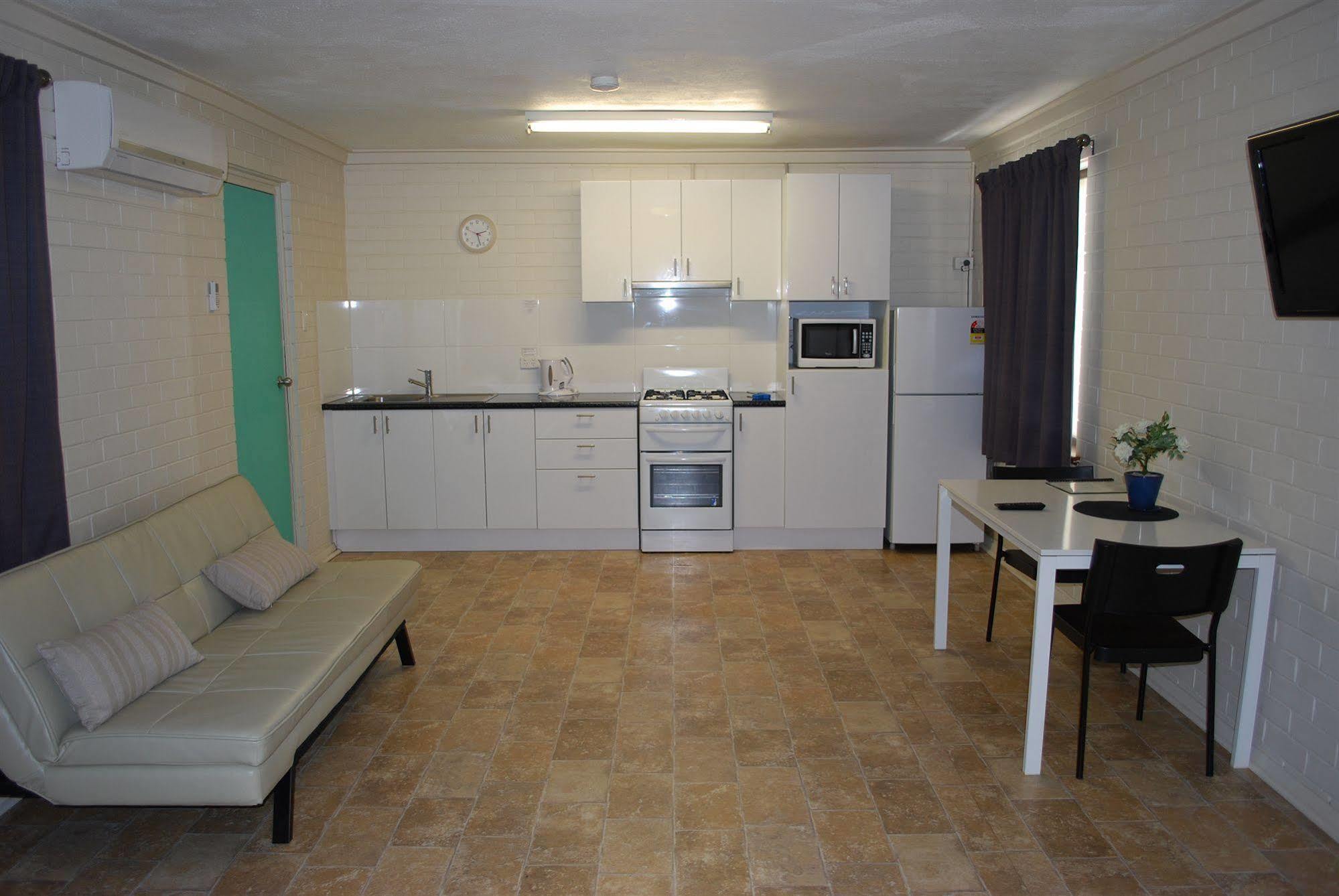Big4 Perth Midland Tourist Park Hotel Middle Swan Bagian luar foto