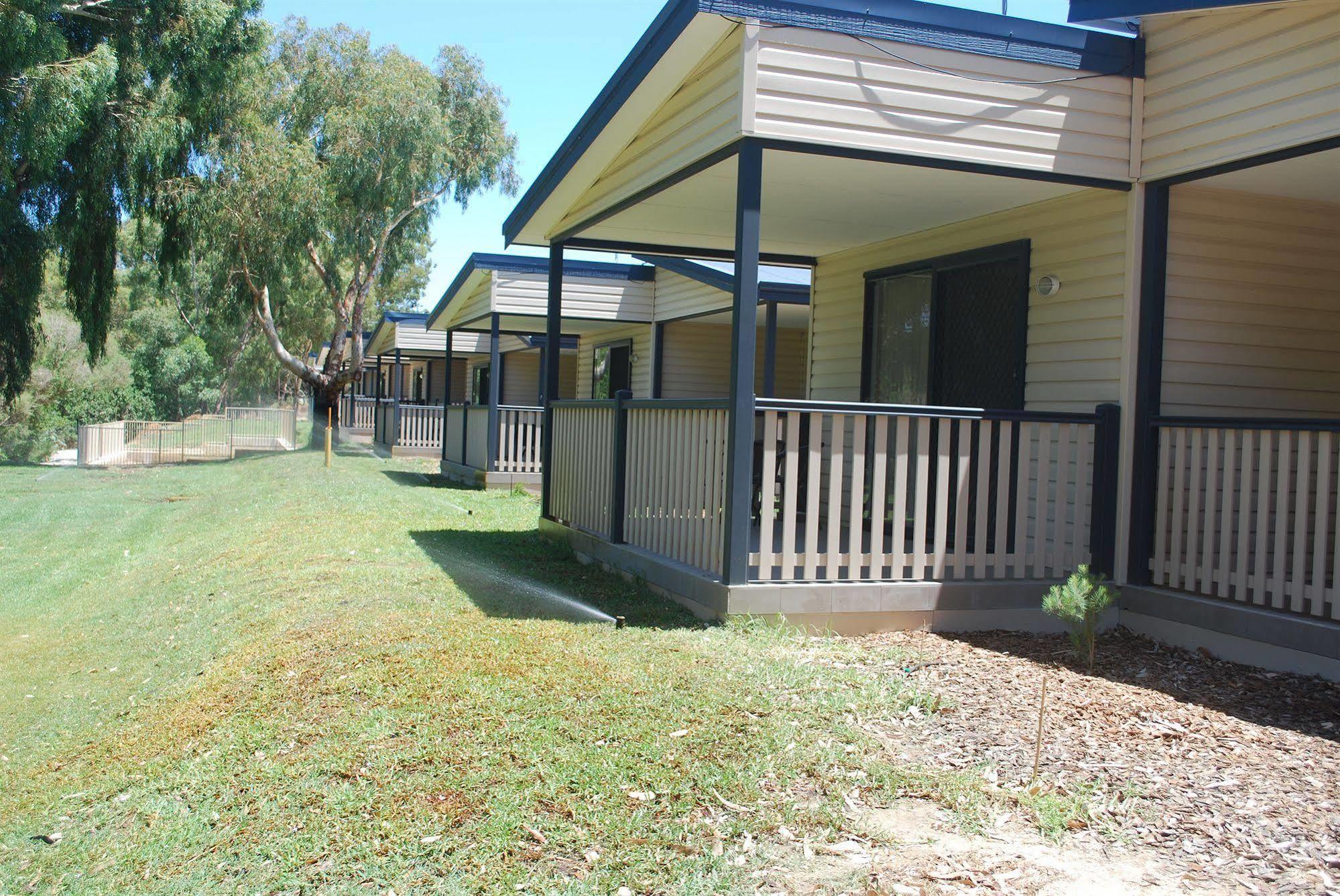Big4 Perth Midland Tourist Park Hotel Middle Swan Bagian luar foto