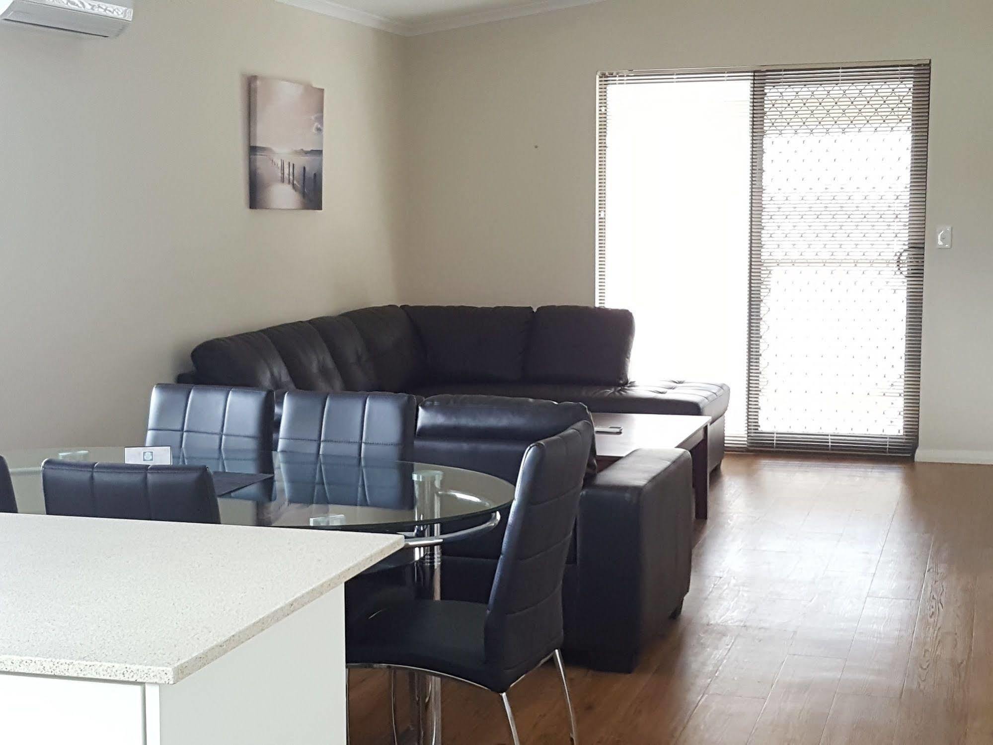 Big4 Perth Midland Tourist Park Hotel Middle Swan Bagian luar foto